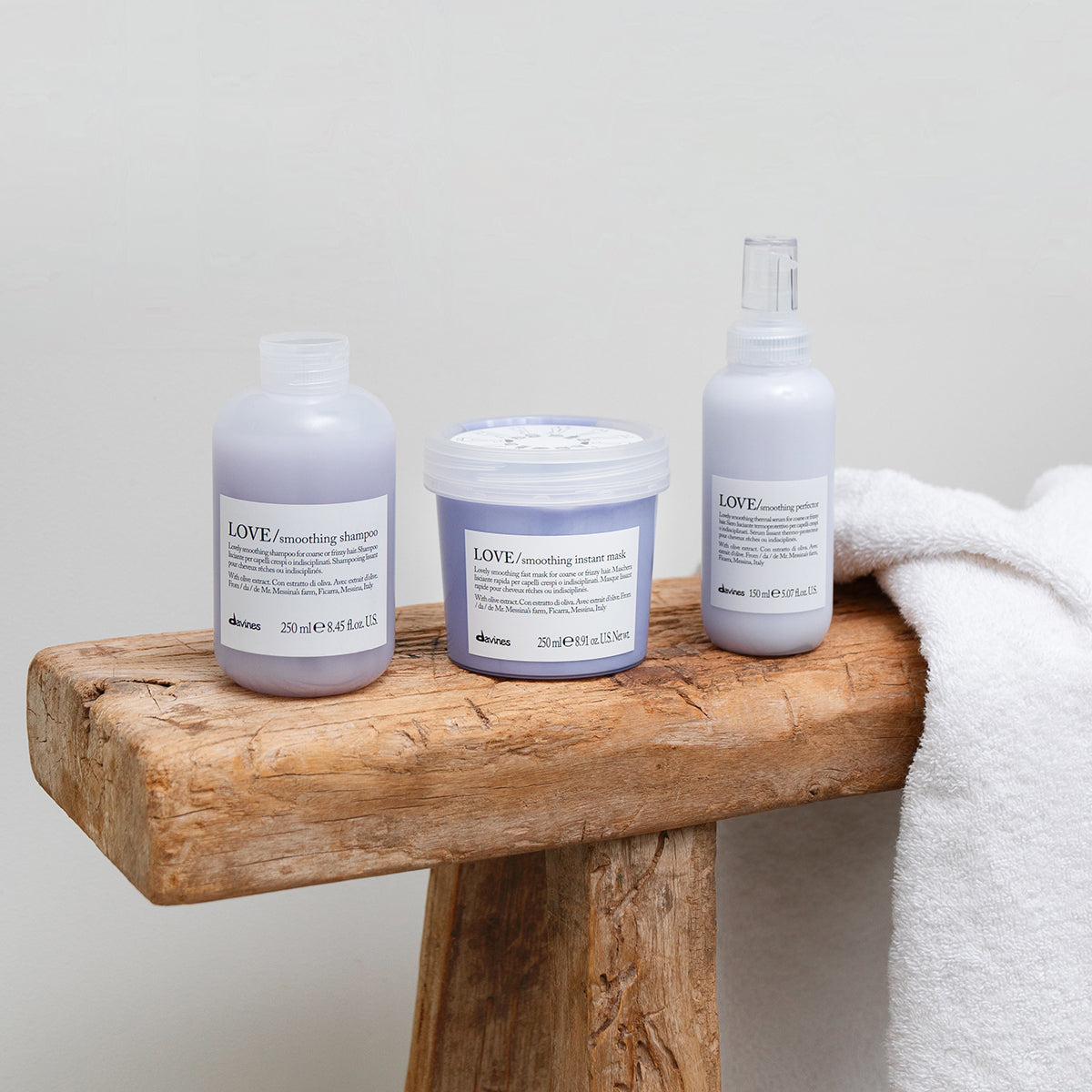 Translation missing: es.products.general.vendor: ESSENTIAL HAIRCARE LOVE Smoothing Instant Mask Mascarilla capilar suavizante de acción rápida para cabello grueso o encrespado-100x.jpg?v=1764343075
