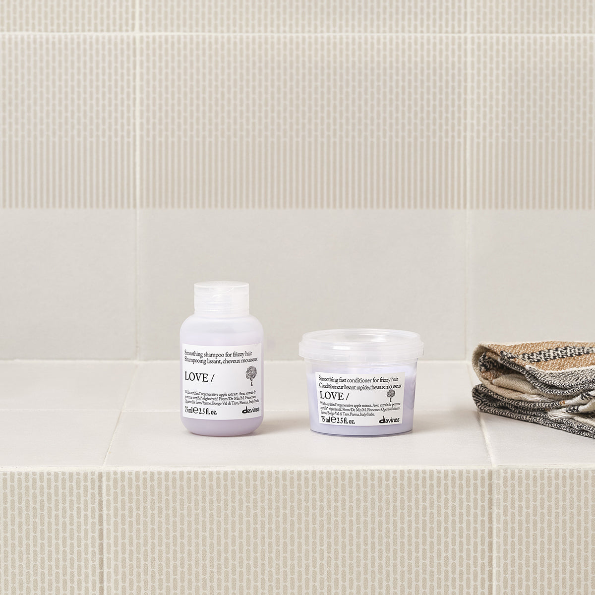 
Davines ES International LOVE SMOOTHING Conditioner - Acondicionador anti-frizz rápido para cabello encrespado